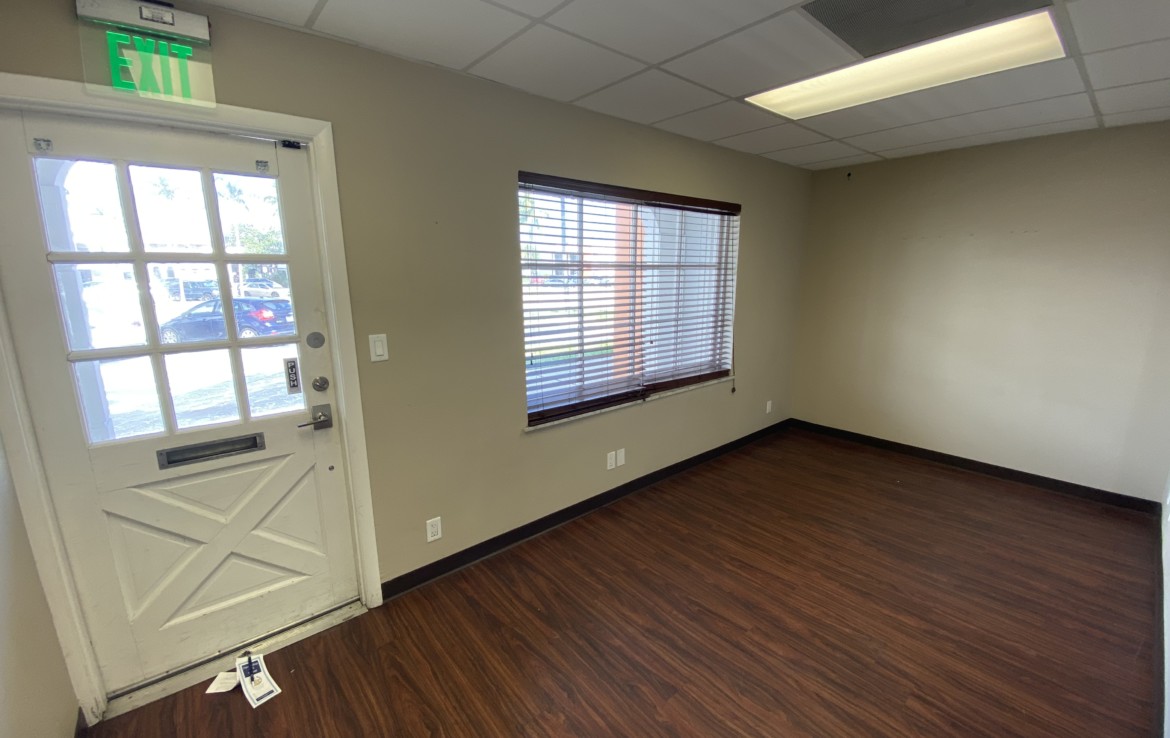 2,450 SF Office / Medical Space For Lease Cornerstone Realty